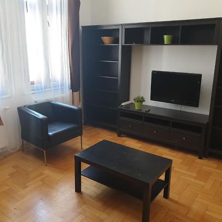 Cozy Downtown Apartment Budapest Esterno foto