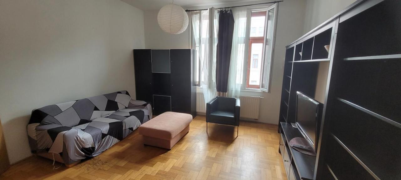 Cozy Downtown Apartment Budapest Esterno foto