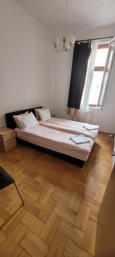 Cozy Downtown Apartment Budapest Esterno foto