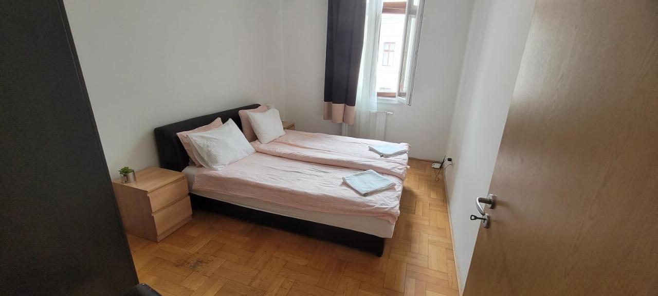 Cozy Downtown Apartment Budapest Esterno foto